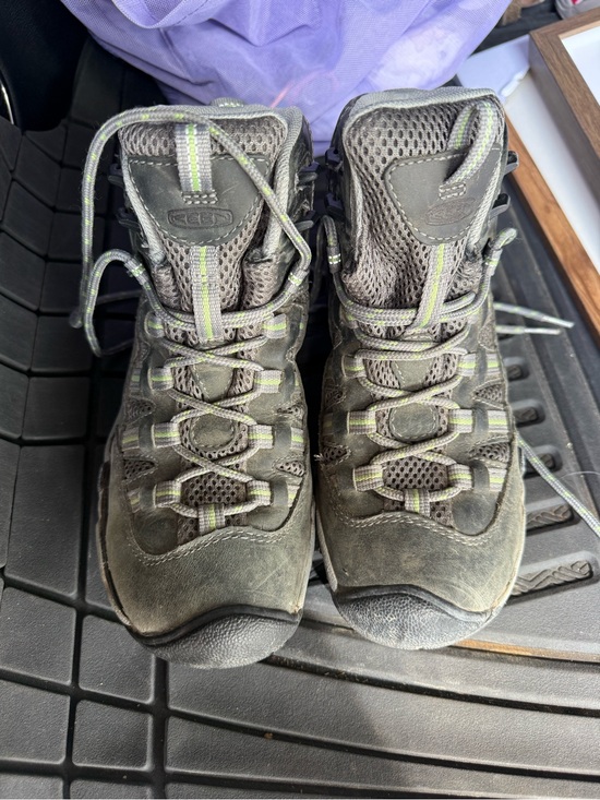 Keen Shoes - Keen Gray Trail Boots with Lime Accents